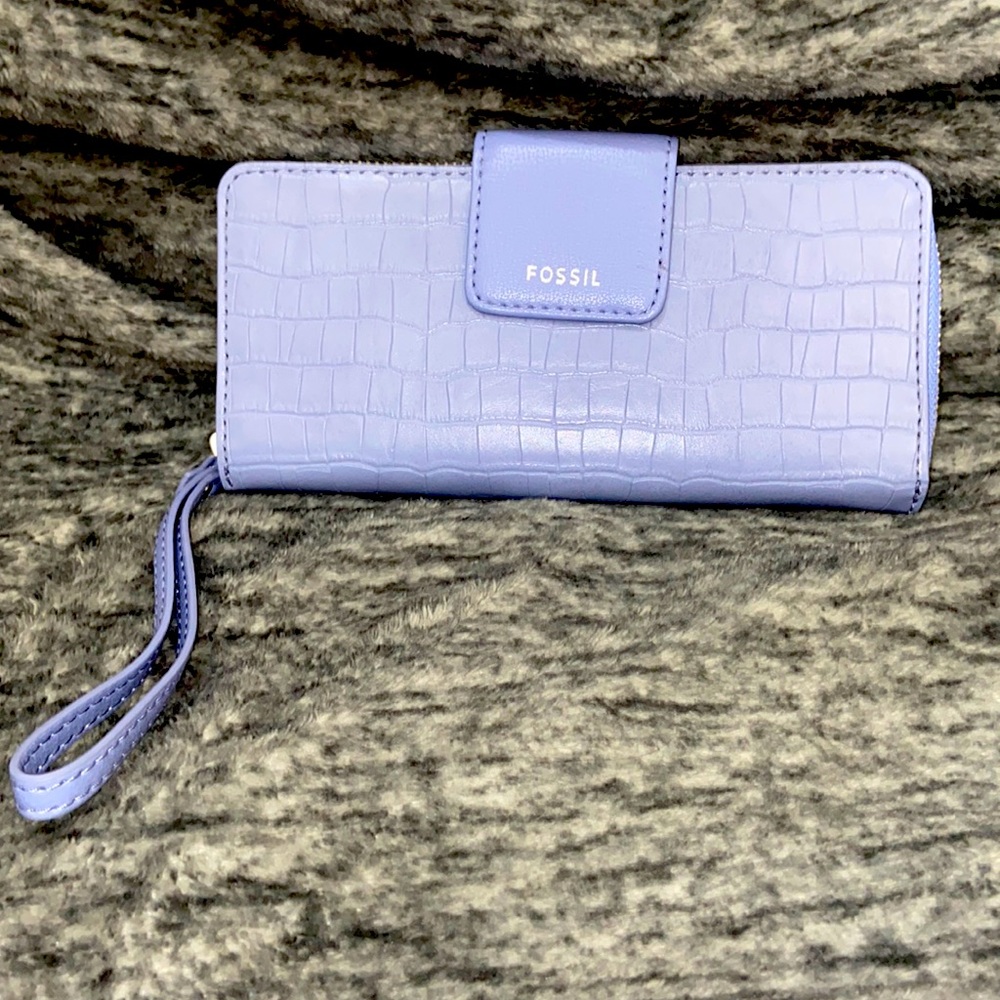 Fossil zip around clutch